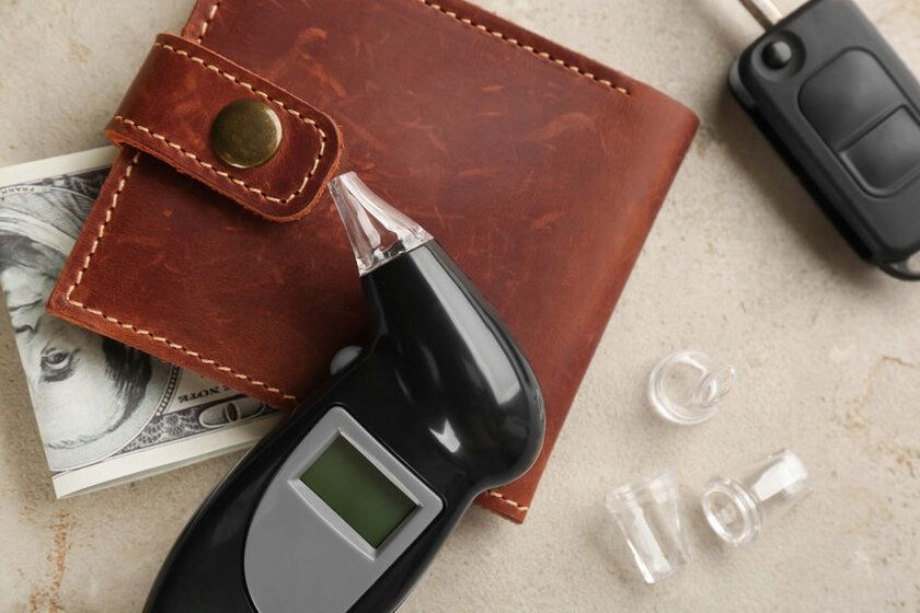 Alkomat Cyfrowy Elektroniczny Tester Trzeźwości LCD Mierzy Promile +Ustniki, Czarny