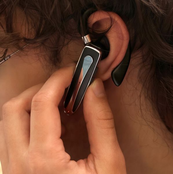 Słuchawki bezprzewodowe Bluetooth dokanałowe z etui ładującym czarne, Czarny